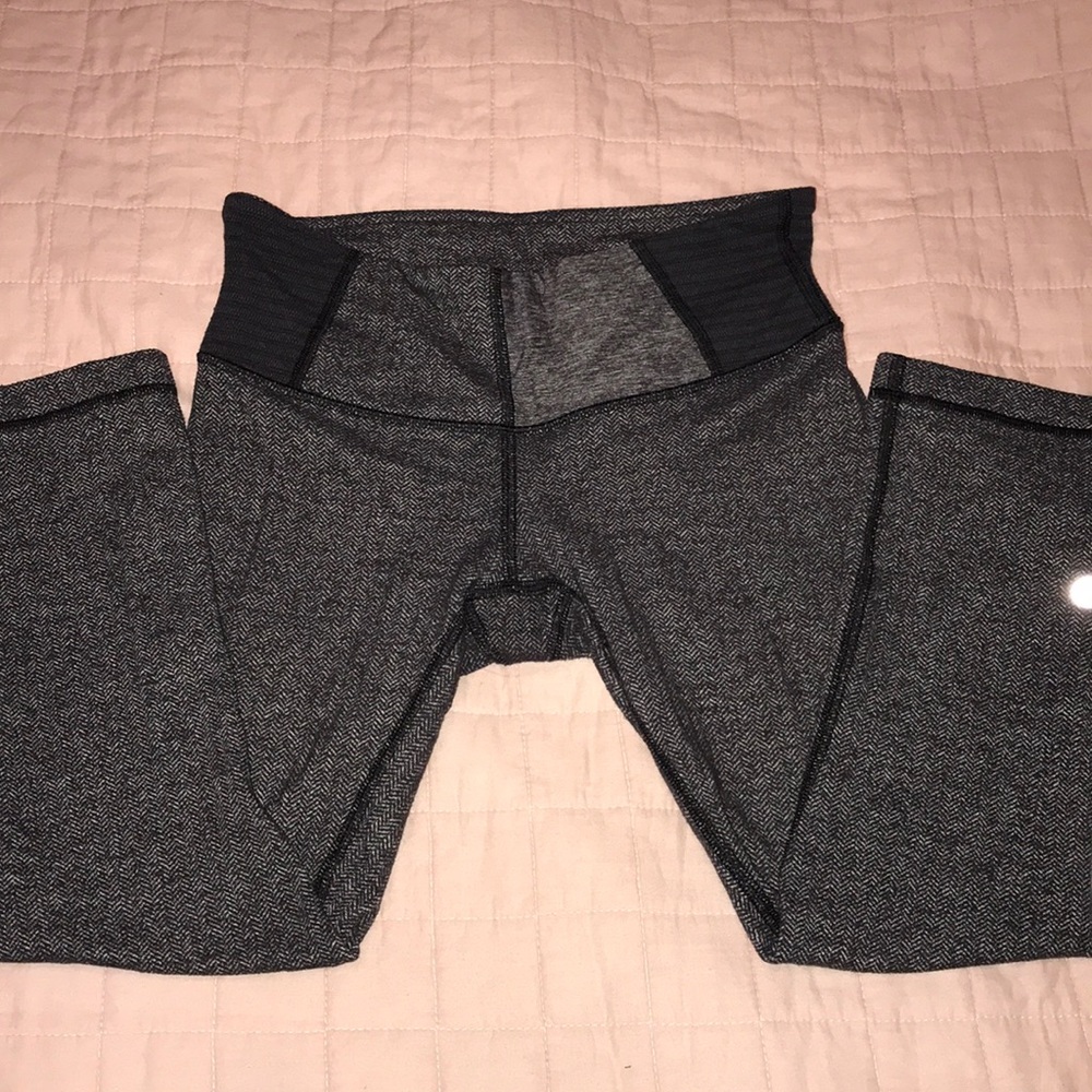 Textured crops in great condition
